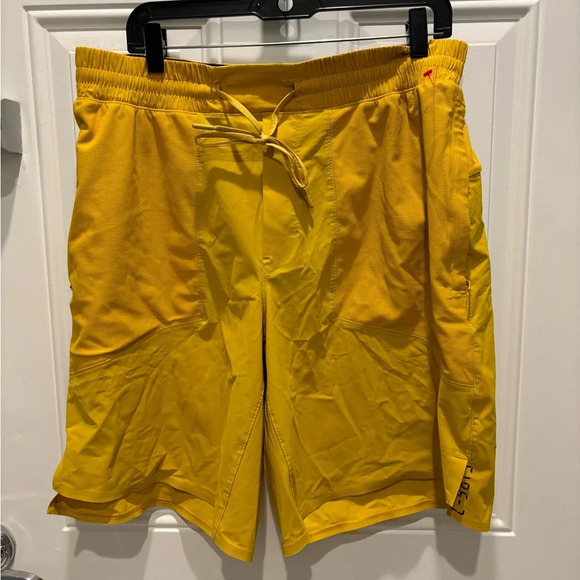 Lululemon License to Train Linerless Shorts Size XL Short 7” inseam - Picture 2 of 5